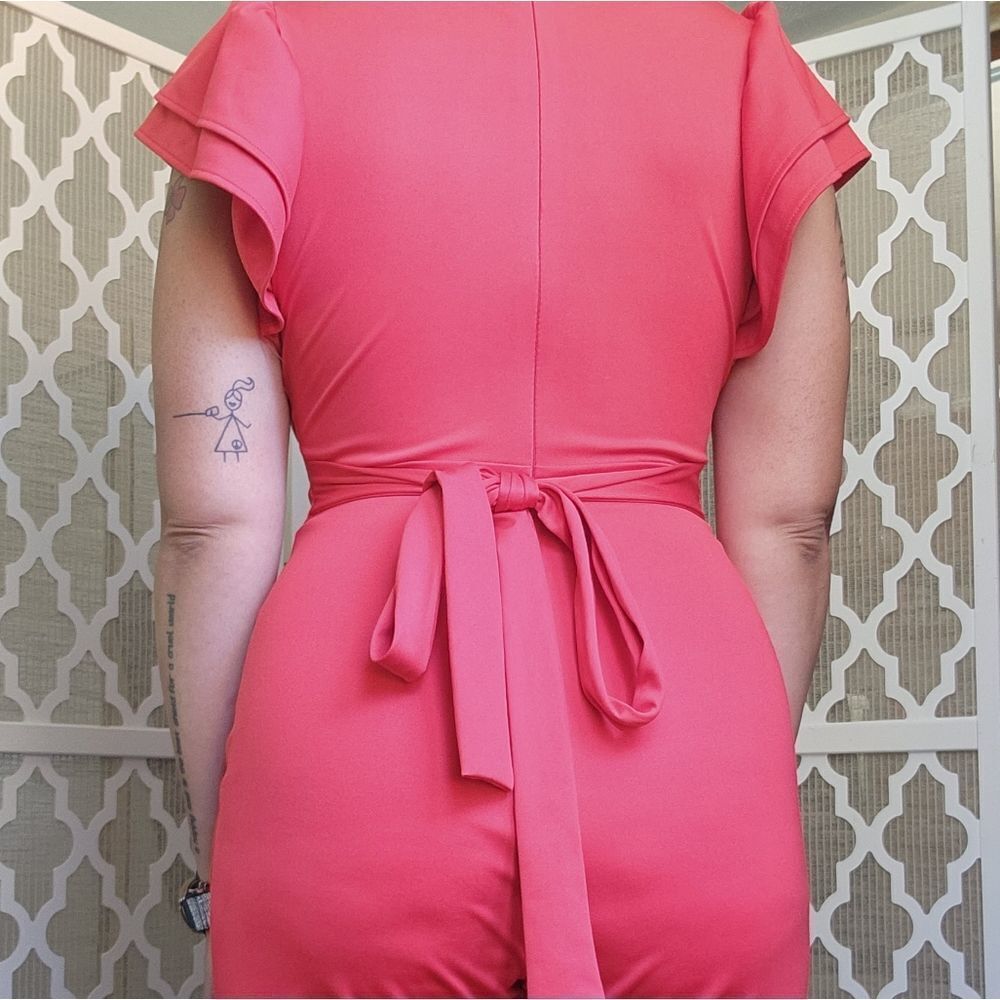 Red Keyhole Open Front Jumpsuit - Picture 2 of 5